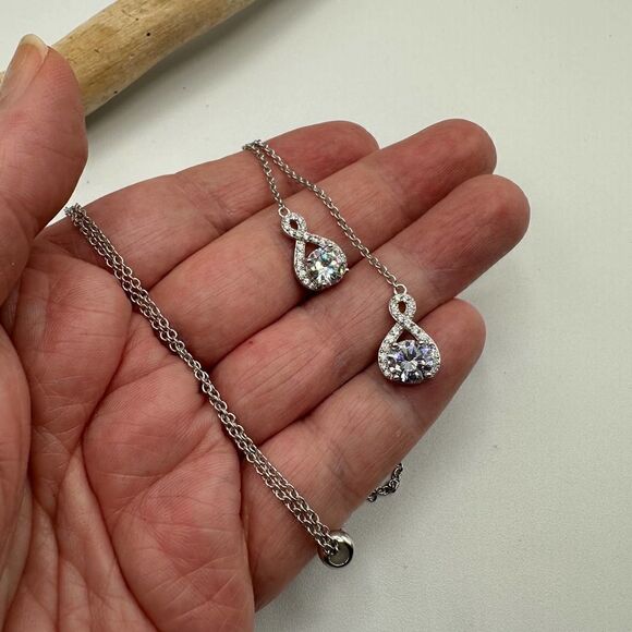 Y Shape Lariat Double Layered Adjustable CZ Necklace - Picture 8 of 9